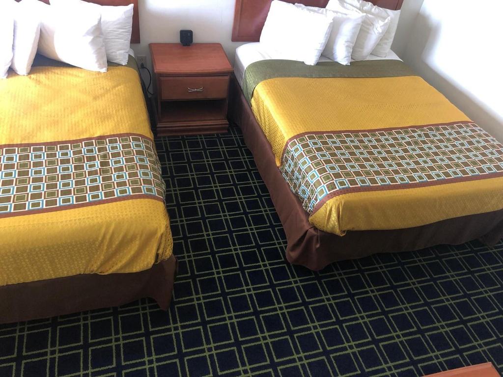 Sunset Inn & Suites