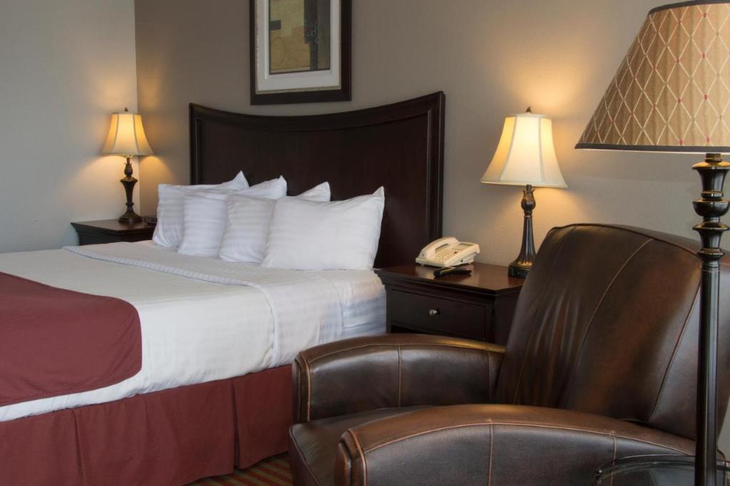 Days Inn by Wyndham Pittsburg KS