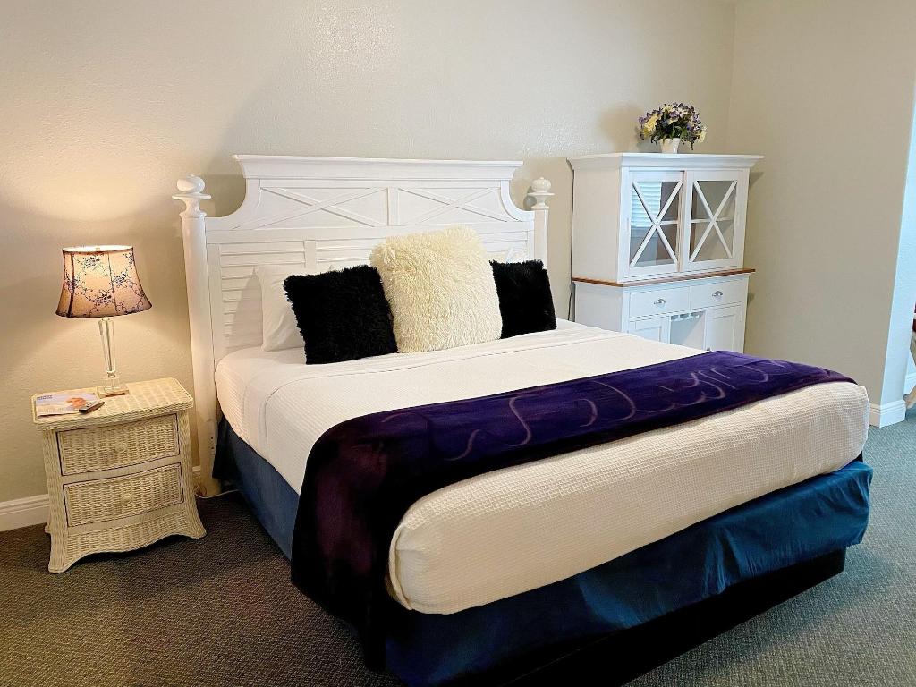 Crystal Bay Hotel