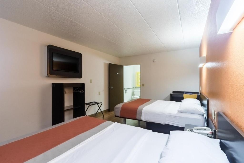 Motel 6 Crawfordsville, IN