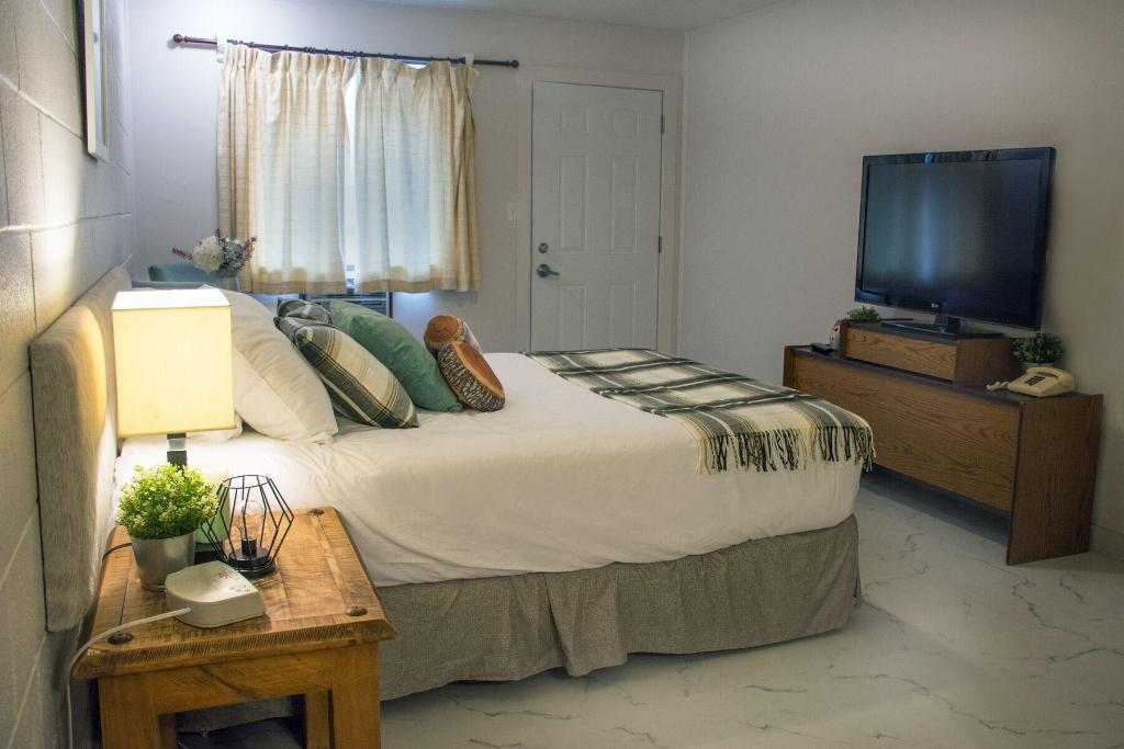 Christina Lake Motel and RV Park Ltd.