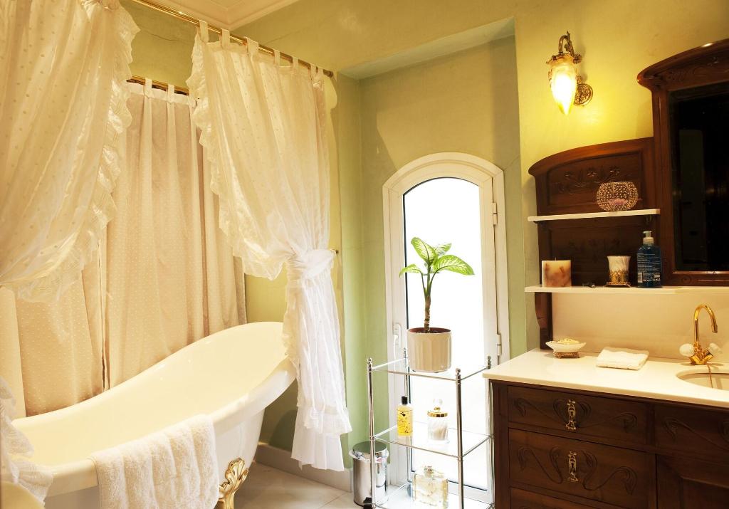 Hotel Boutique Edelweiss La Garriga - Adults Only
