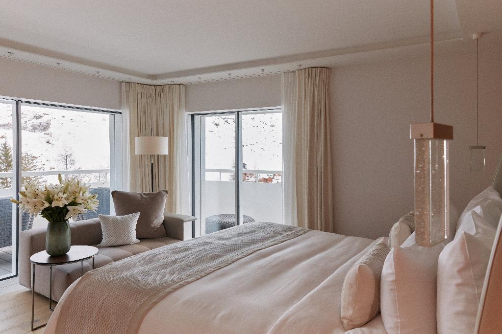7132 Hotel 5s