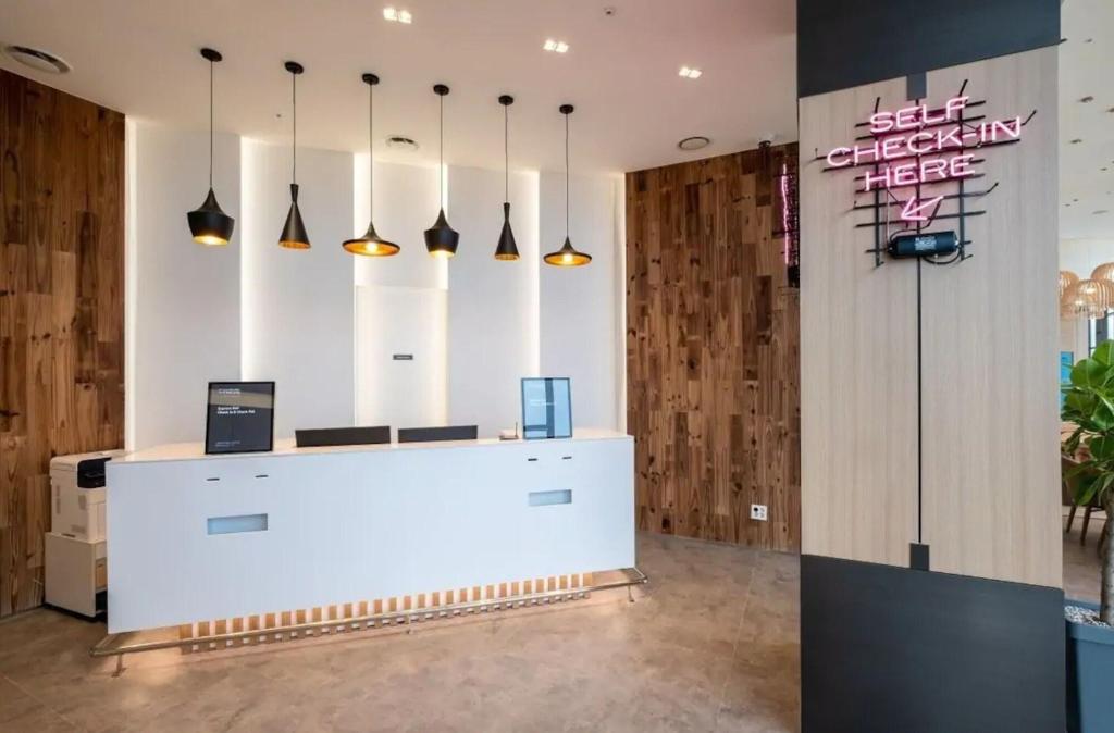 Darakhyu Yeosu Capsule Hotel By Walkerhill - Lobby