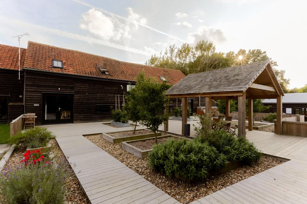Creeksea Place Barns