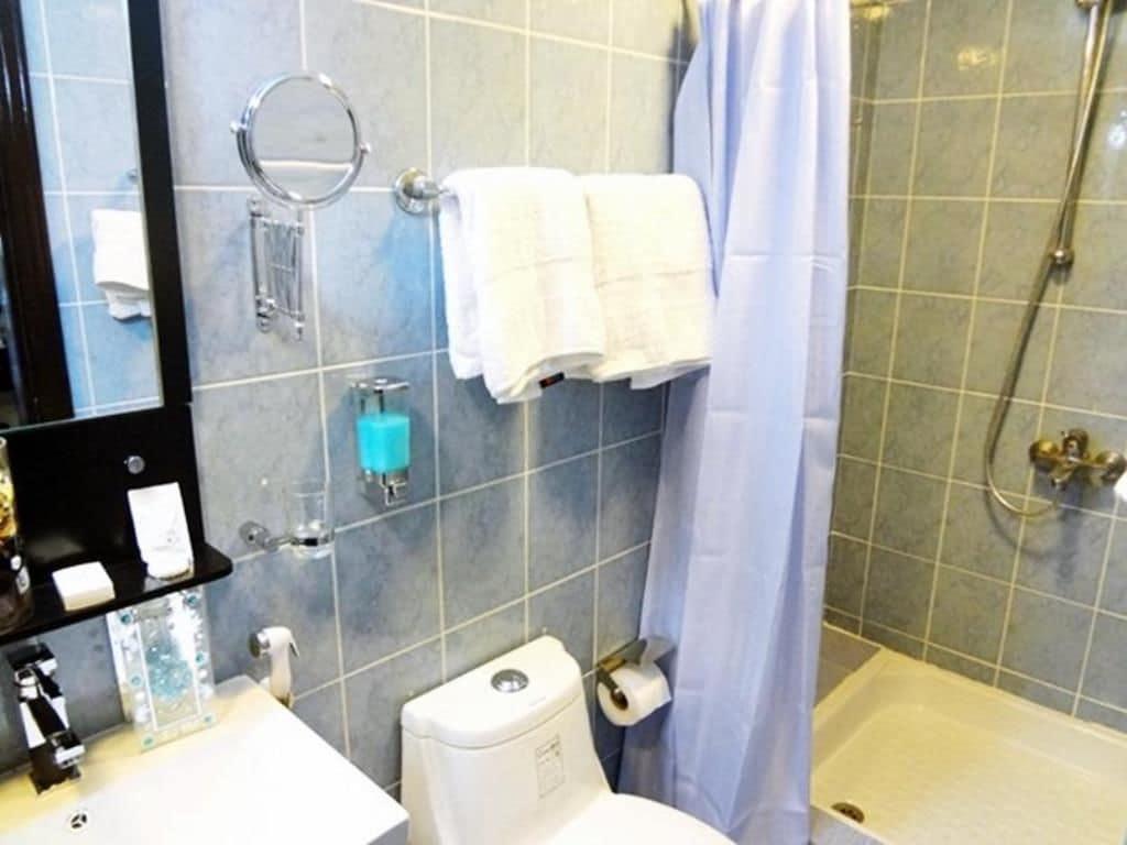 OYO 137 Marina Hotel