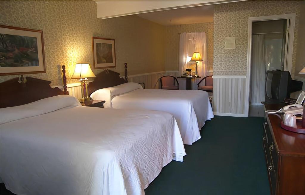 Cedar Crest Inn