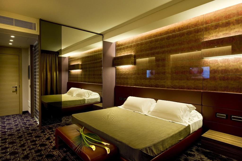 Viola Mhotel