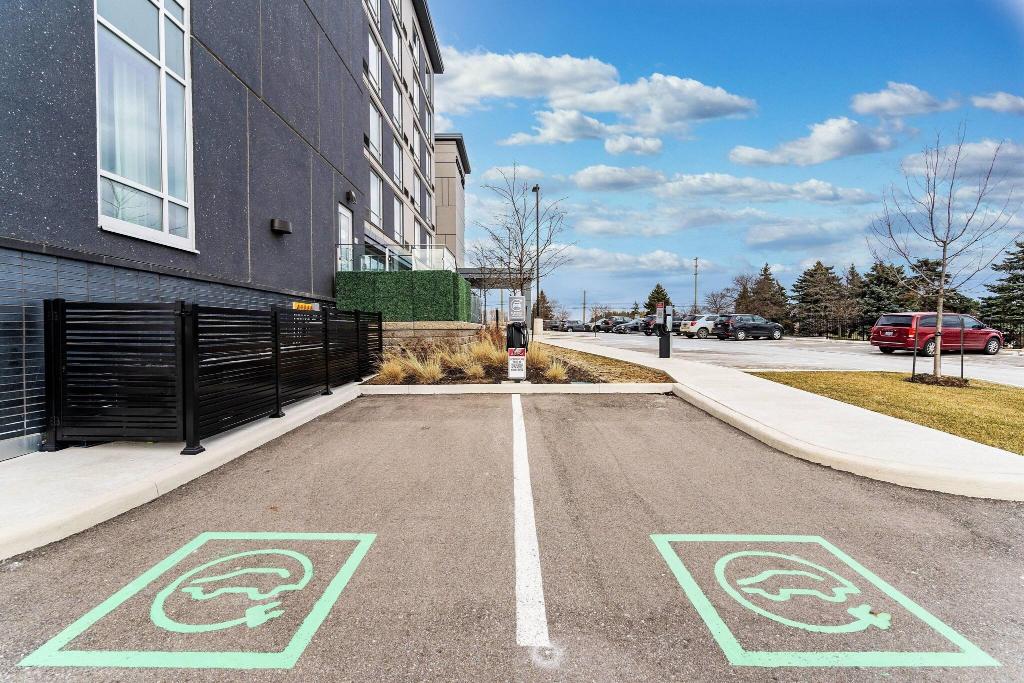 Courtyard By Marriott Burlington