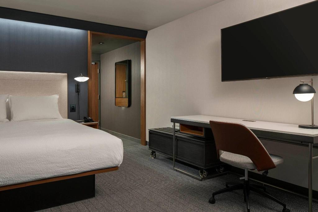 Courtyard by Marriott University Heights/Iowa City