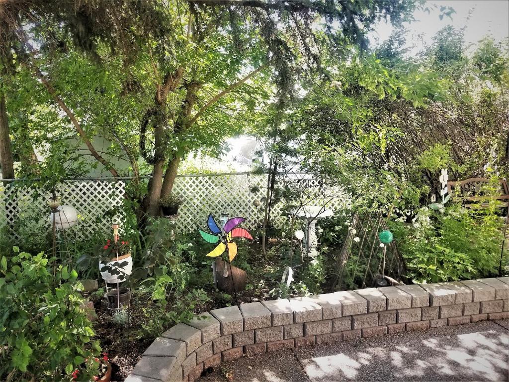 Along River Ridge Bed And Breakfast