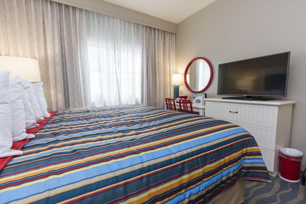 Cedar Point's Hotel Breakers