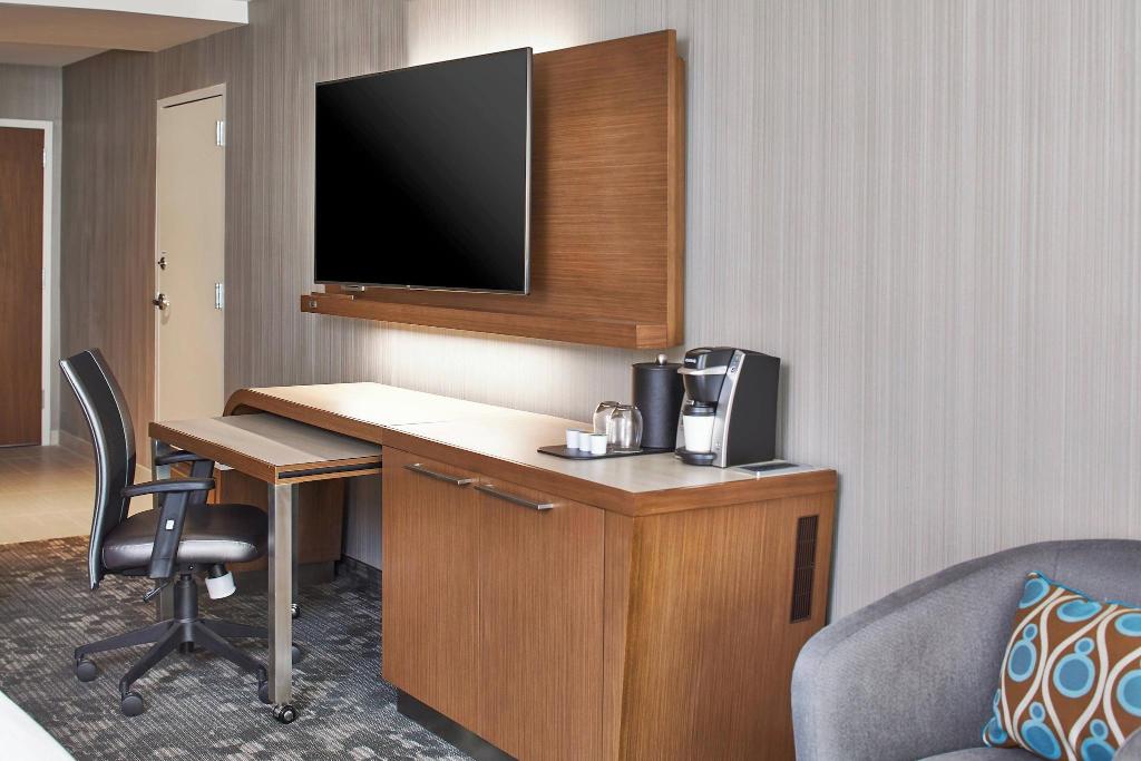 Courtyard by Marriott Baltimore Downtown/McHenry R