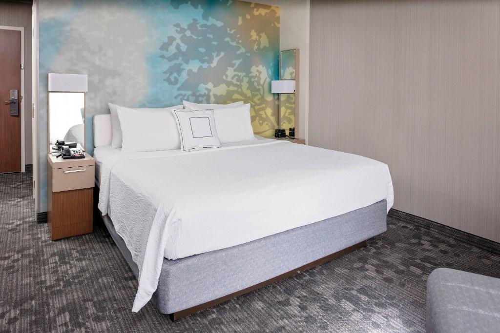 Courtyard By Marriott Cincinnati Mason