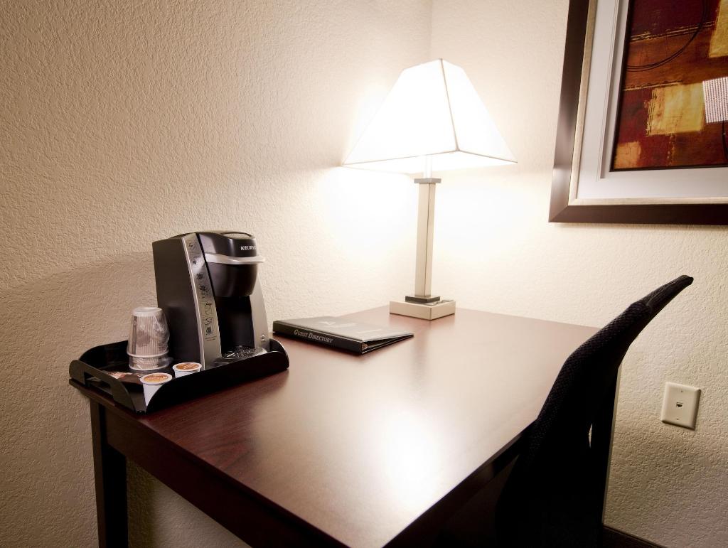 Cobblestone Inn & Suites – Manchester