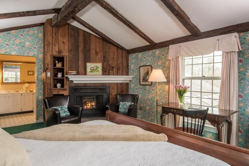 Chesterfield Inn