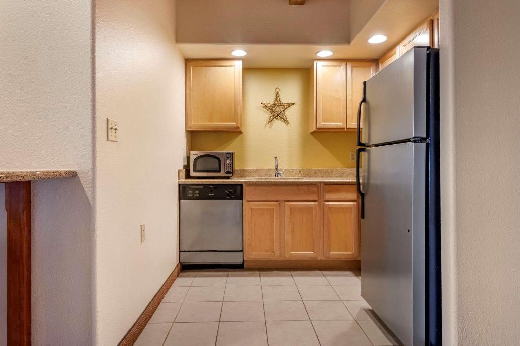 Mountain Edge Suites at Sunapee, Ascend Hotel Coll