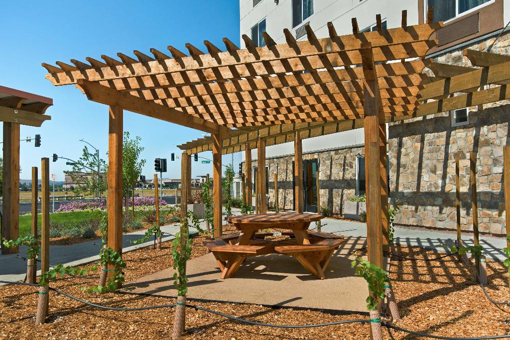 Oxford Suites Sonoma County