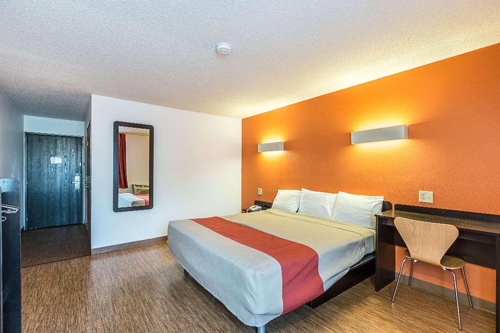 Motel 6 Wisconsin Rapids, WI