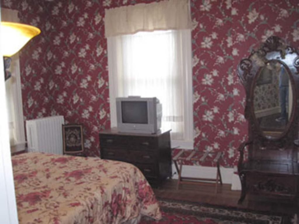 Greystone Manor Inn B&B