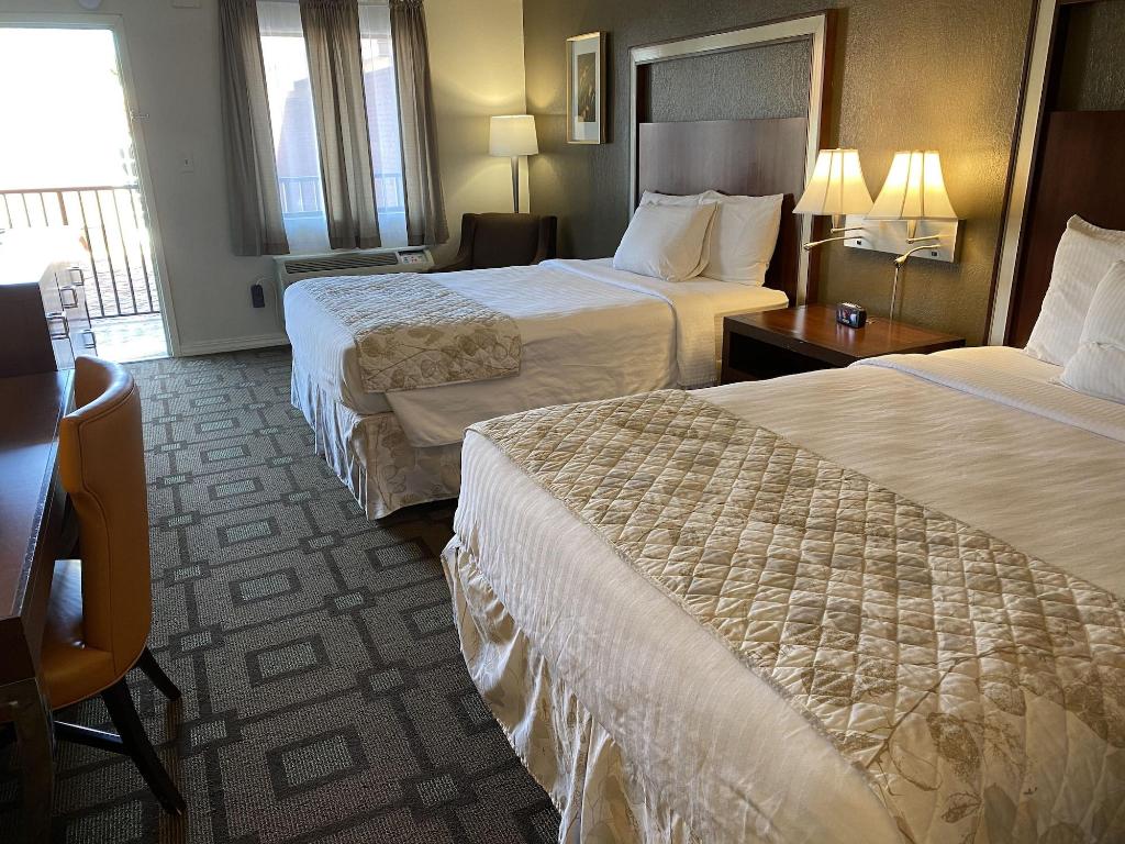 Cascades Inn
