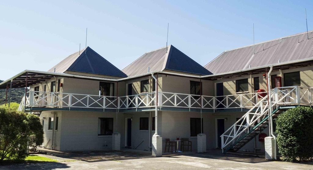 Duvauchelle Seaside Motel