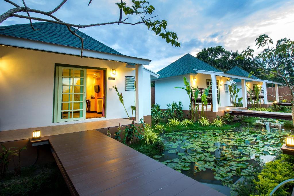 IP Plus Resort Chanthaburia - Halal Hotel