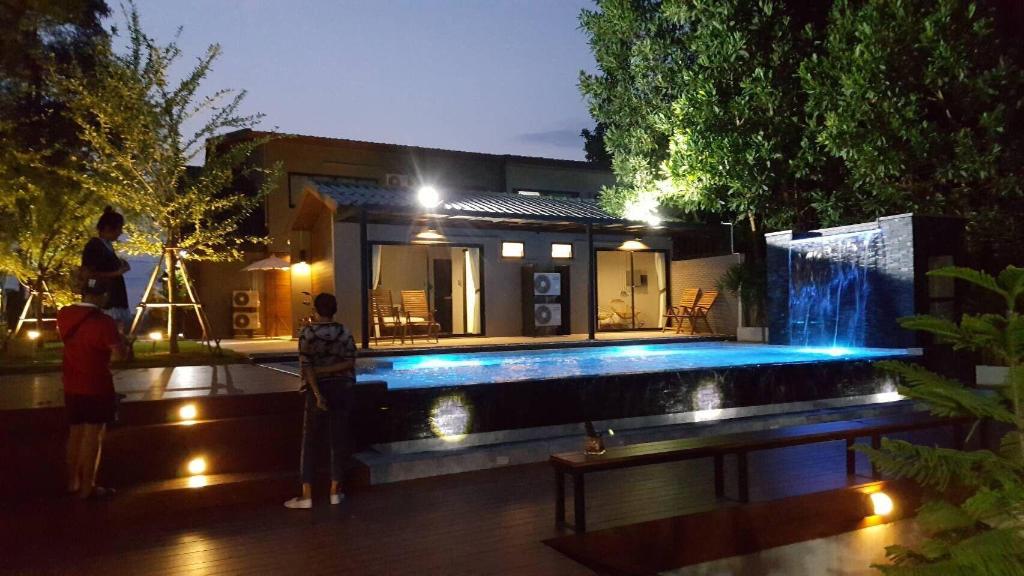Canvas Family Home