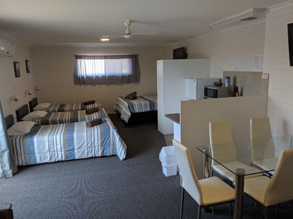 Harrington Village Motel