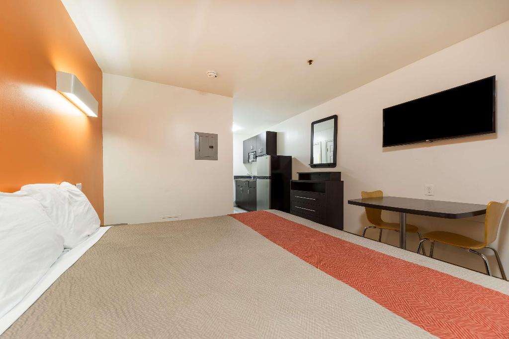 Motel 6 Greenville, SC