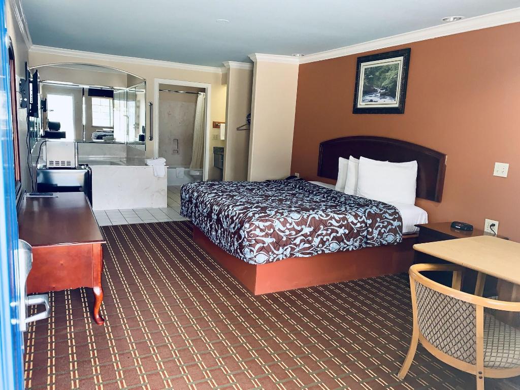 Luxury Inn & Suites Liberty