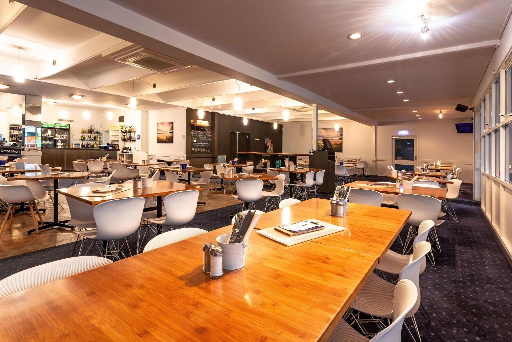 Kingston Hotel