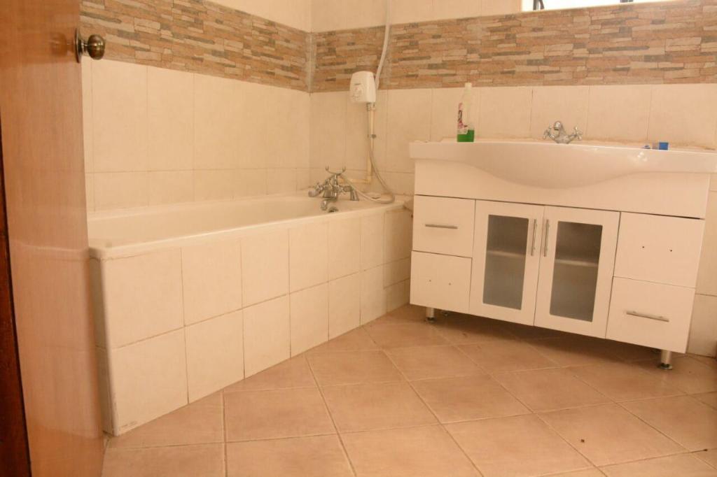 Karen Bomas Inn