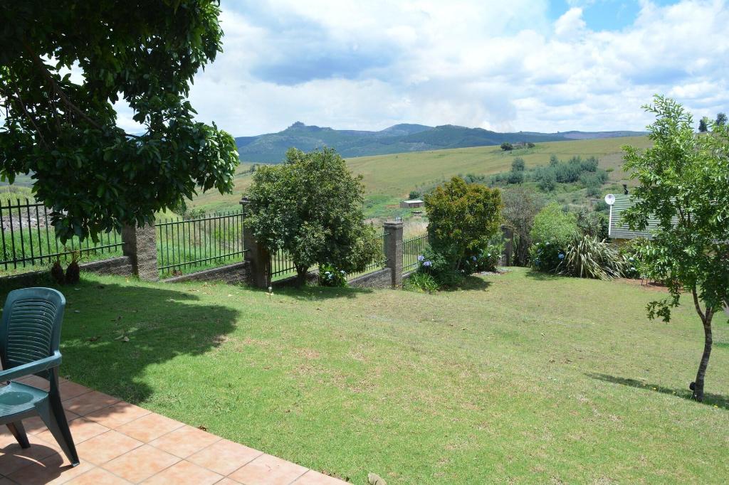 Thaba Tsweni Lodge And Safaris
