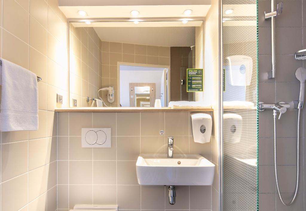 B&B HOTEL Lyon Aéroport Saint-Quentin-Fallavier