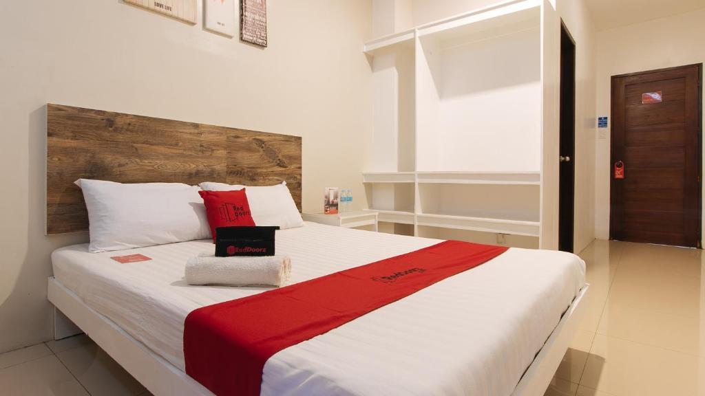 RedDoorz @ Golite Washington