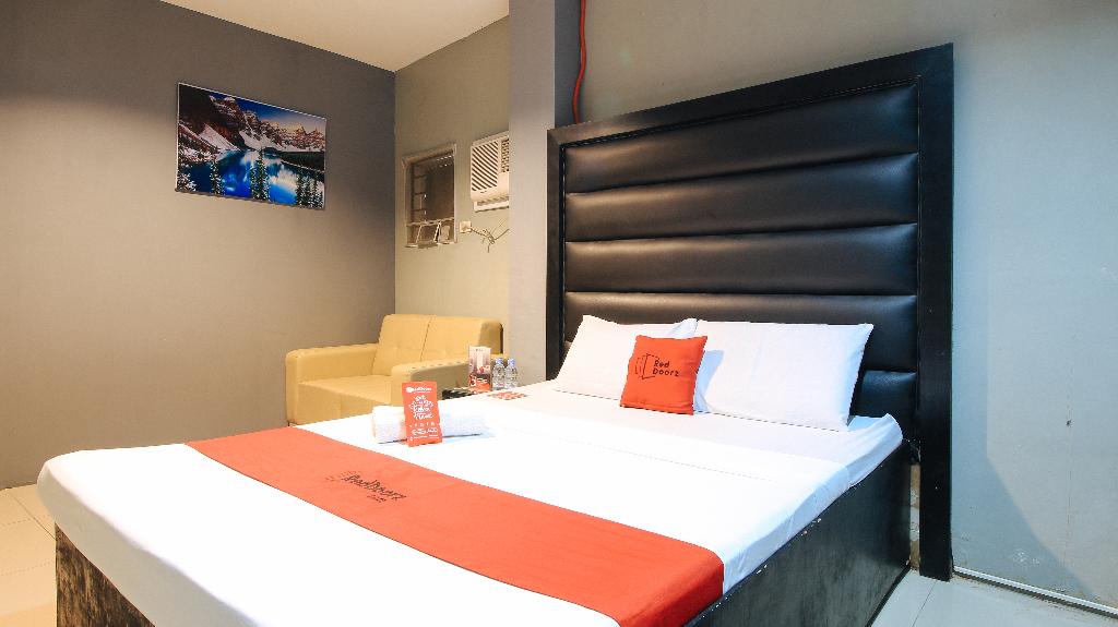 Reddoorz @ P Florentino Street Sampaloc Manila