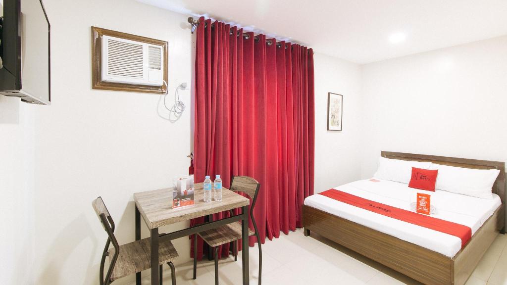 RedDoorz near Fernwoods Garden Quezon City