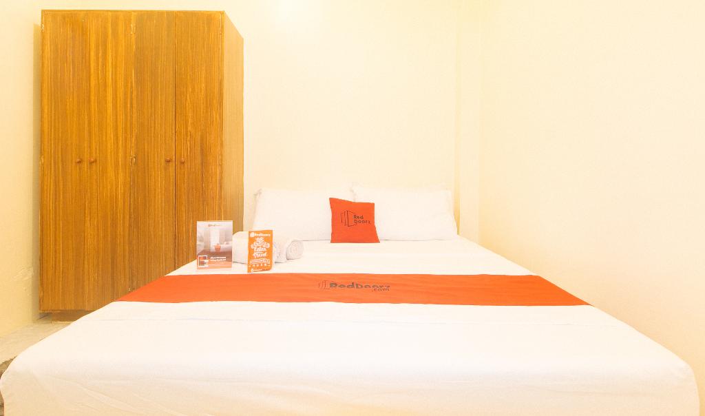 RedDoorz @ V-Cloud Hills near De La Salle