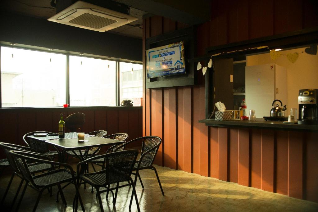 Urban Art Stay - Hostel - Lobby
