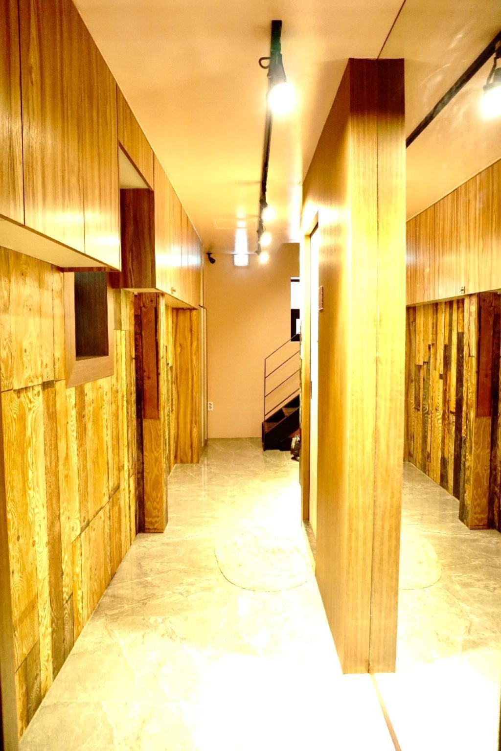 Capsule Majung - Lobby