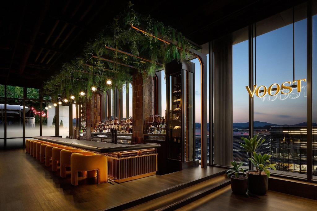 Gravity Seoul Pangyo Autograph Collection - Bar