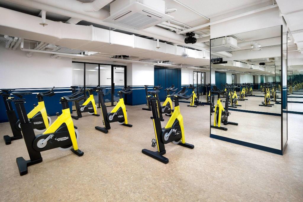 Gravity Seoul Pangyo Autograph Collection - Sports and Entertainment