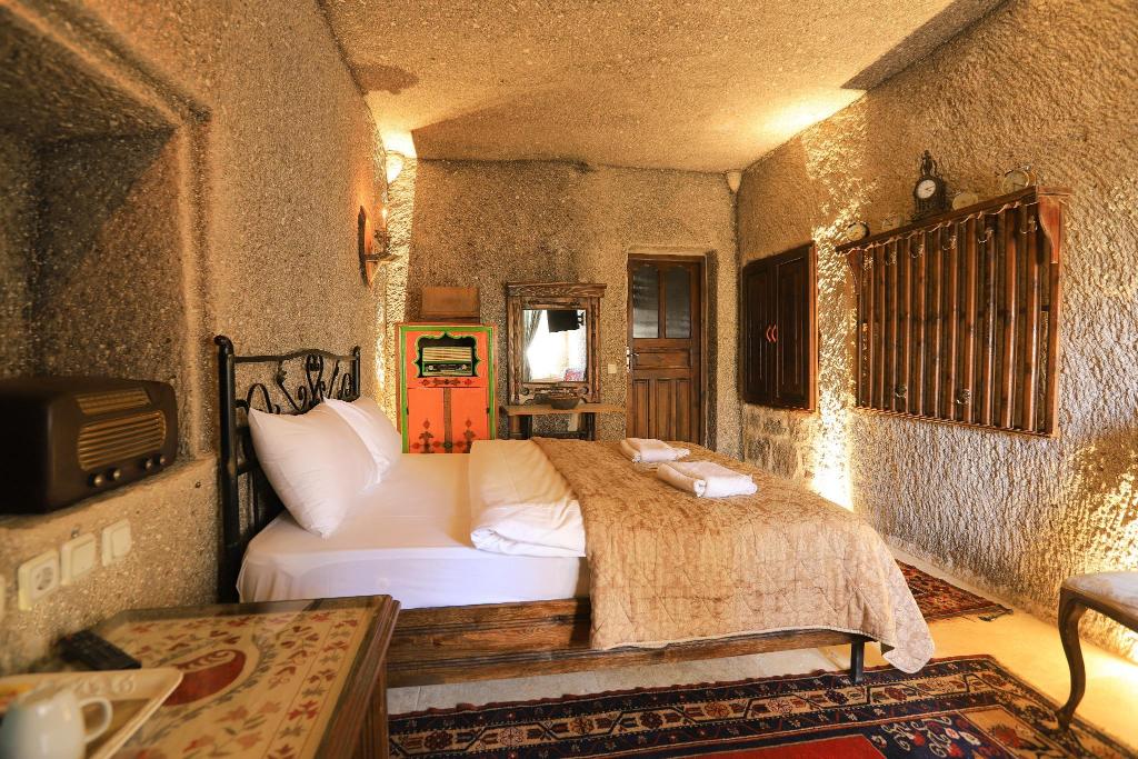 Antique Terrace Suites