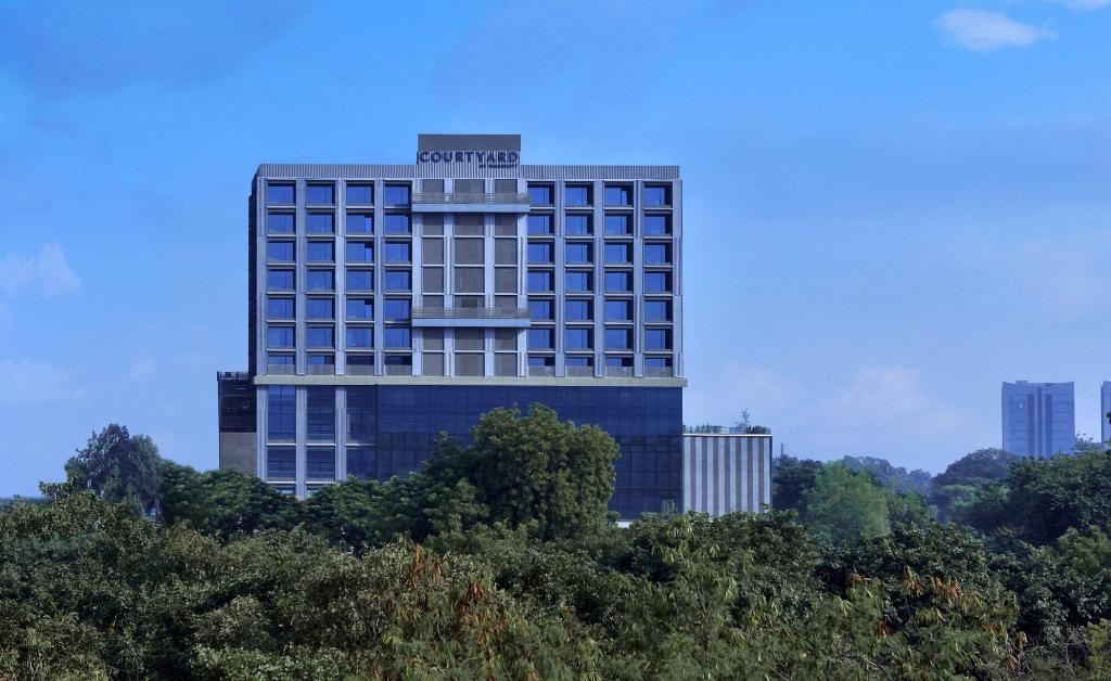 Courtyard Ahmedabad Sindhu Bhavan Road