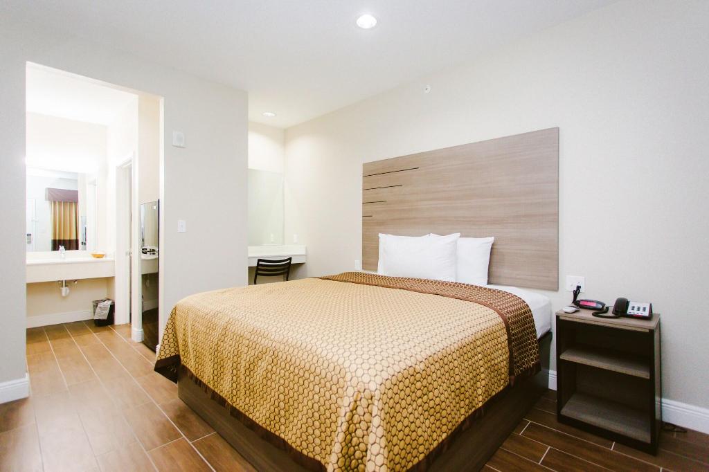 Scottish Inn & Suites