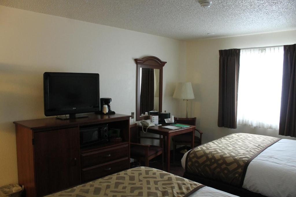 Lone Tree Inn