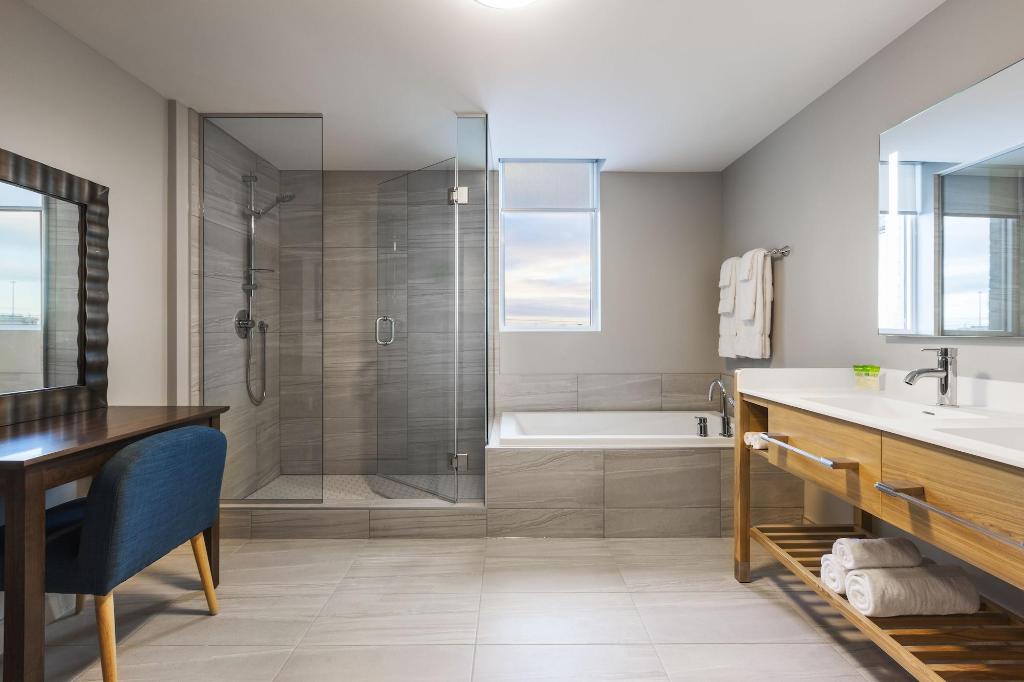Imperia Hotel & Suites Boucherville