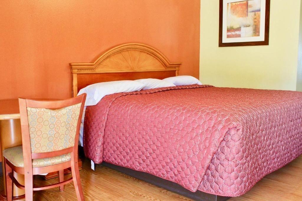 Tropicana Motel