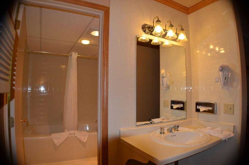 Amber's Inn & Suites